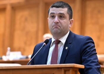 Ministrul care ne bagă în război… are vorbele la el