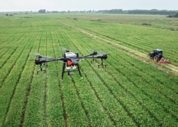 Revoluția din câmp: cele mai noi tendințe în materie de utilaje agricole