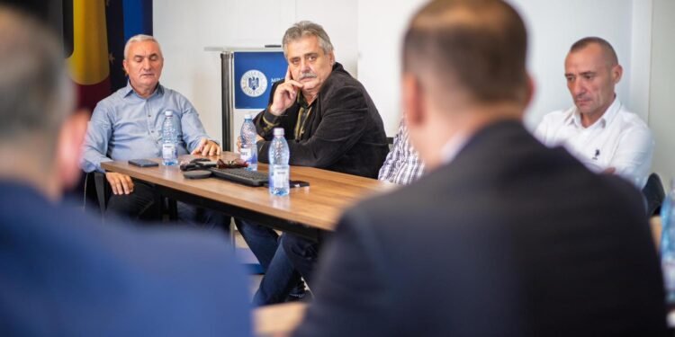 Mitrescu se bucură de concedierea lui Burlan: „Înseamnă că e un Dumnezeu Sus”