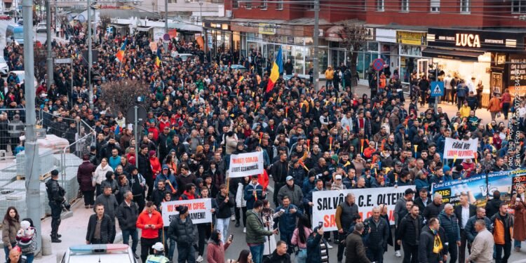 Cinci revendicări cu care minerii merg la București