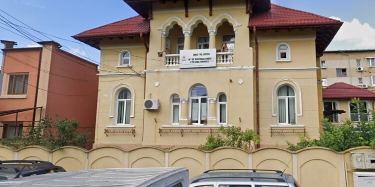 Juristă prinsă în flagrant cu bani în mână pentru „servicii rapide”