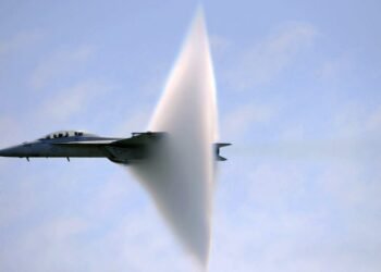 Ați auzit bubuituri puternice aseară? O să mai auziți!