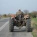 Beat pe tractor, în drum spre biserică. Lanț de infracțiuni!