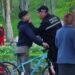 Adolescent bruscat de un polițist local în Parcul Romanescu