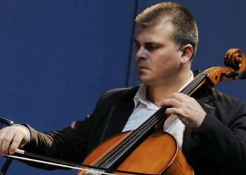 Profesor iubit și artist, găsit fără suflare pe marginea drumului. Avea doar 41 de ani. Primele ipoteze!