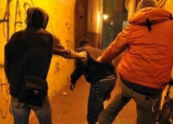 Povestea care doare: trei copii din Craiova, condamnați după ce au tâlhărit un alt copil