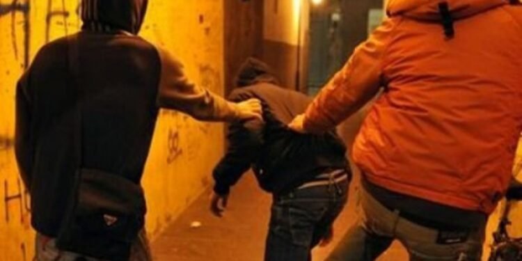 Povestea care doare: trei copii din Craiova, condamnați după ce au tâlhărit un alt copil