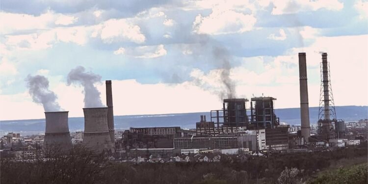 Termocentrala din Craiova externalizează intervențiile de urgență. Lipsa de personal calificat pune presiune pe sistem