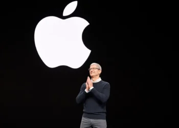 Apple, sub conducerea lui Tim Cook: creștere record de la 350 la 4.000 miliarde dolari