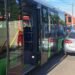 Mașină izbită de autobuz, un fost polițist nu a oprit la STOP