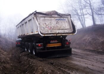 Trei milioane de euro pentru a duce cărbune de la Motru la Rovinari, cu camioane