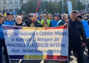 DECIZIE IMPORTANTĂ pentru pensionarii militari | Tribunalul Dolj obligă MAI să restituie banii opriți din pensii prin impozitul progresiv declarat neconstituțional