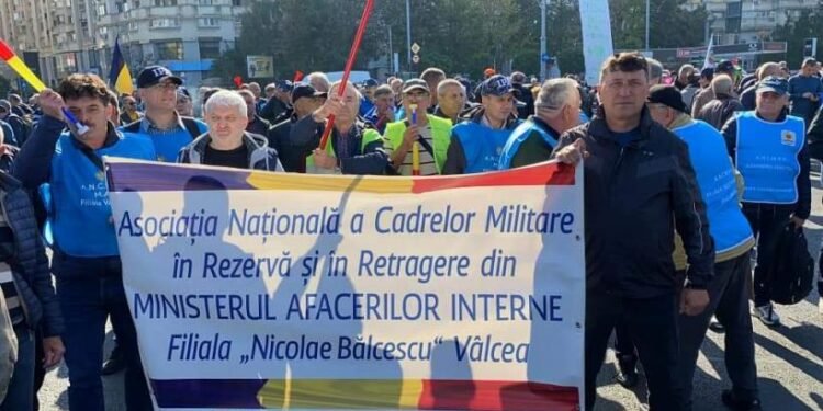 DECIZIE IMPORTANTĂ pentru pensionarii militari | Tribunalul Dolj obligă MAI să restituie banii opriți din pensii prin impozitul progresiv declarat neconstituțional