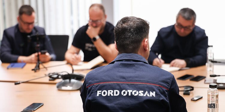 Când fi înlocuiți angajații de la Ford Craiova cu roboți! Directorul fabricii vorbește despre automatizare și AI