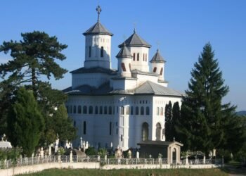 Medicul care a murit în baia spitalului, înmormântat la Târgu Cărbunești