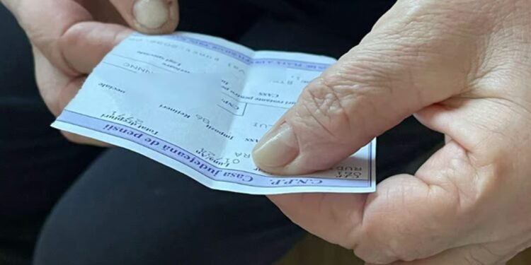 ANUNȚ DE ULTIMĂ ORĂ AL CASEI DE PENSII! Mii de pensionari depun cereri pentru recuperarea banilor, dar instituția transmite: „Sunt inutile acum”