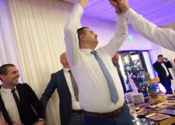 Afaceri cu terenuri la o primărie din Gorj