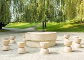 Un munte de avize ca să înlocuiești sălciile uscate din parc. Și nu a reușit!