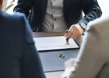 Soția l-a anunțat că divorțează. Ce a urmat este de necrezut!