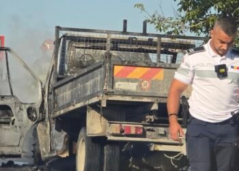 A luat foc pe un drum circulat din Gorj