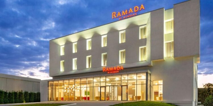 Firma care deține un mare hotel la Târgu Jiu și-a cerut insolvența. Proiect ratat pe Tranziție Justă!