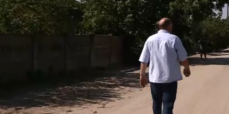 Primarul merge din poartă-n poartă: „Trageți tot din priză!”