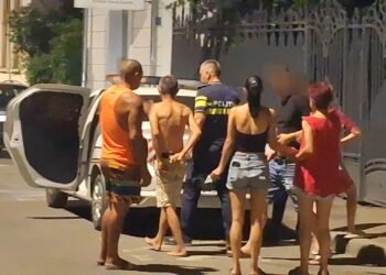 Doi bețivi au sunat la 112… să afle dacă sunt iubiți