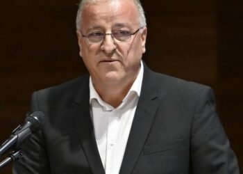Viceprimarul Craiovei, atac dur la prefect după anunțul privind investiția pentru căldura orașului: „Nemernicie, ticăloșie, hoție, măgărie”