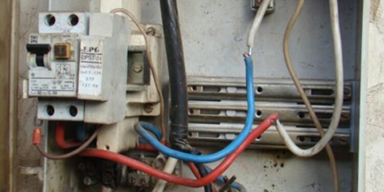 A furat energie timp de doi ani