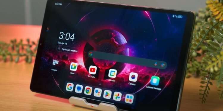 Lenovo pregătește o nouă tabletă de gaming. Legion Y700, lansare pe 25 august, cu ecran OLED de 165 Hz