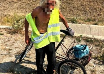 Cu tricicleta pe contrasens. 19 șoferi au sunat la 112