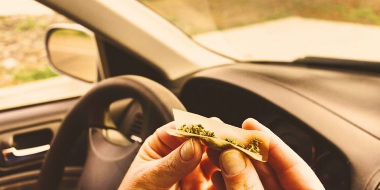 Gorj: Prins drogat la volan după ce fumase marijuana aproape zilnic