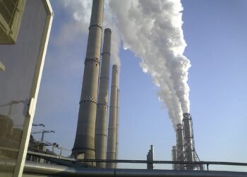Cea mai grea decizie din august: România închide încă 710 MW pe cărbune sau riscă banii din PNRR. După ce a închis centralele, Guvernul le cere românilor să stingă lumina