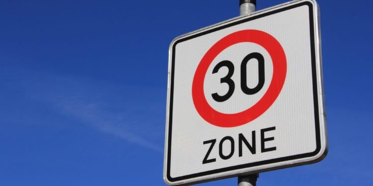 Motrean amendat cu 130 de euro pentru o viteză de doar 36 km/h