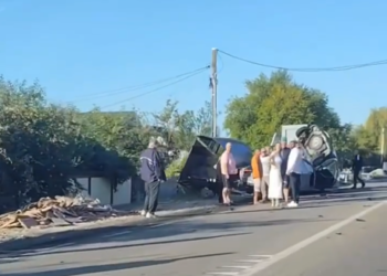 Un tânăr și-a pierdut viața, după impactul a două mașini