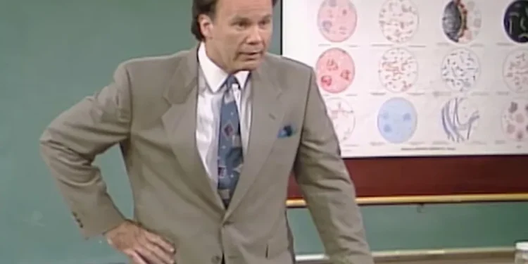 A murit Dennis Haskins, vedeta serialului „Salvaţi de clopoţel”