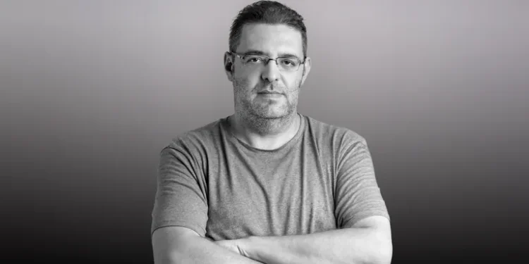 A murit jurnalistul Patrick André de Hillerin