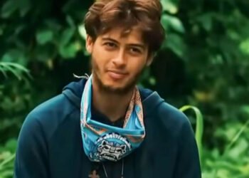 Cere o sută de milioane de dolari după participarea la Survivor