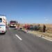 O femeie a murit după ce două mașini s-au izbit violent