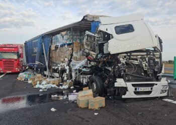 Accident cu două TIR-uri pe DEx12! Sensul Craiova–Pitești, închis temporar. Traficul este dat peste cap