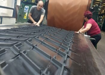 Artego face angajări la Târgu Jiu. Caută electricieni, mecanici și vulcanizatori