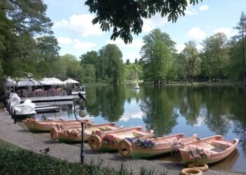 Ultima zi pentru plimbările cu barca pe lacul din Parcul Romanescu