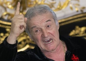 Becali îi dă un sac de bani lui Rotaru, după ce a luat 5 goluri: „Plătesc banii și cu asta basta”