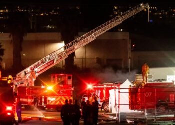 Tragedie în Los Angeles: elicopter de știri prăbușit în timpul unei transmisiuni. Trei oameni au murit