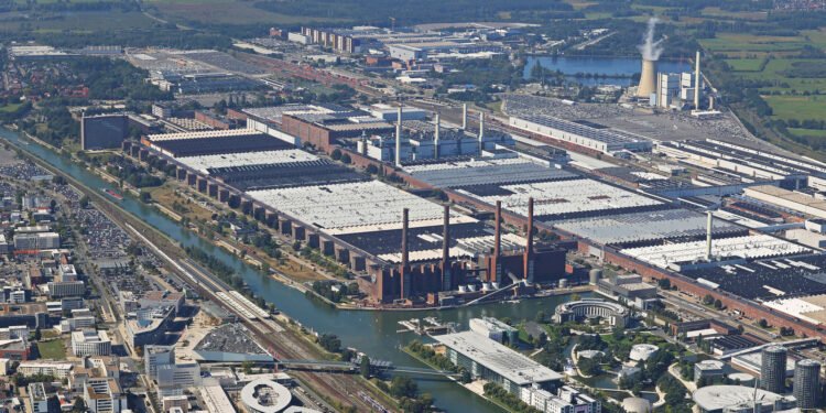 Plan de restructurare cu 100.000 de concedieri