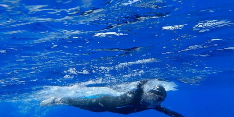 A înotat fără oprire din Grecia până în Italia