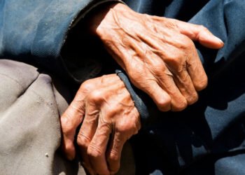 Pensionar din Motru, executat silit