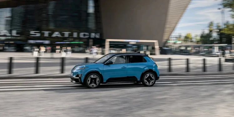 Nissan pregătește o mașină electrică de sub 20.000 de euro. Noul model ar putea ajunge pe piață în 2027