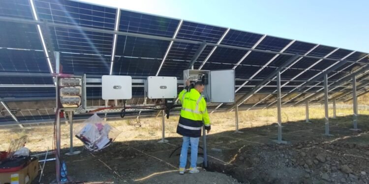 Compania de Apă Oltenia a pus în funcțiune prima centrală fotovoltaică la Filiași