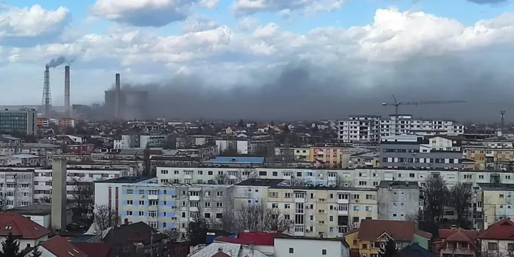 Ecologiștii din Cluj atacă poluarea din Craiova. Dau în judecată primarul, nu termocentrala!!